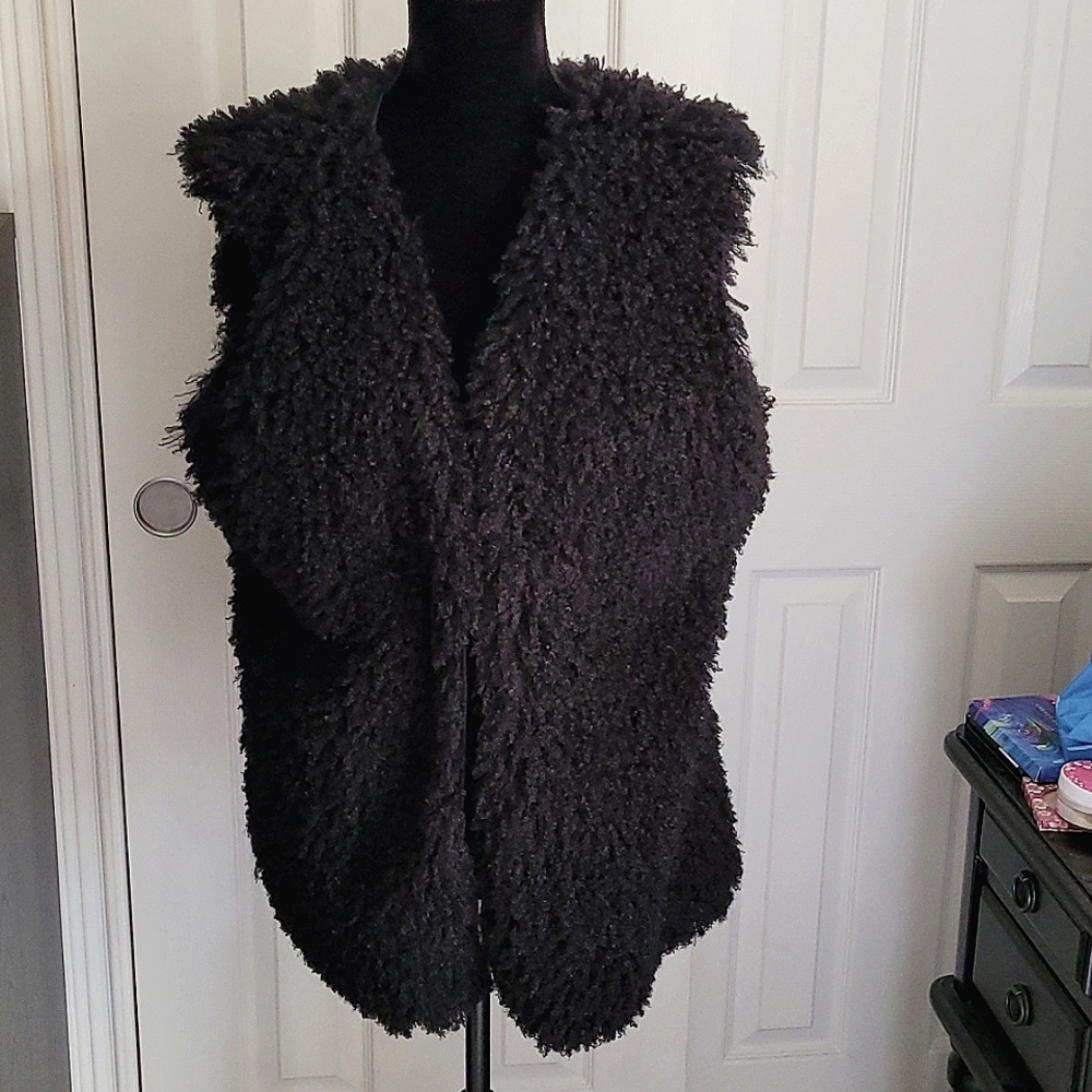 Max Studio MSSP balck faux Fur vest hook eye closure XL